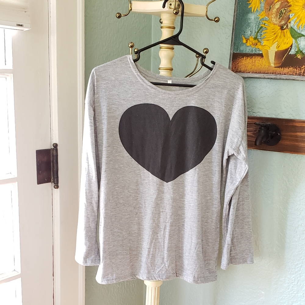Adorable Gray Long Sleeve Shirt w/ Black Heart